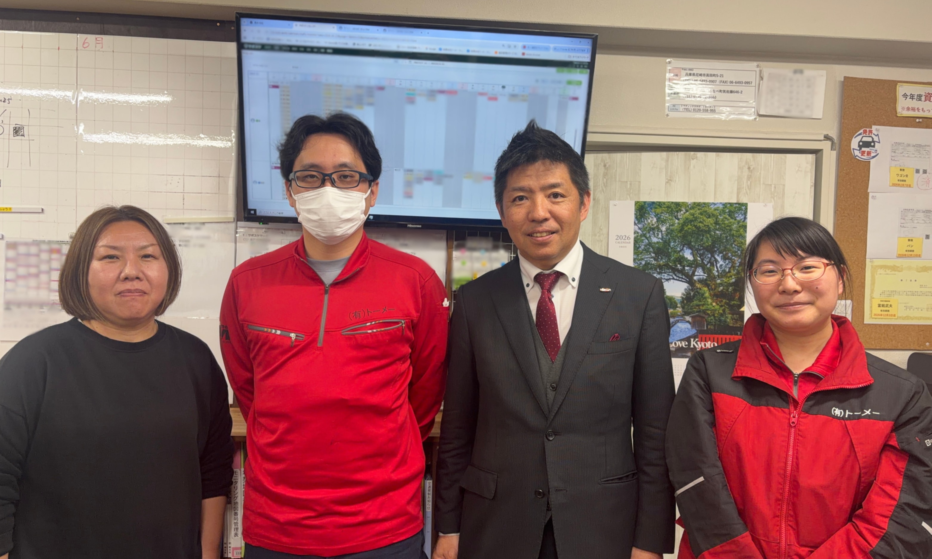 ホワイトボードを廃止!サポスケで年間300時間のスケジュール調整作業を削減し、外出先からも予定の確認・更新ができるように。